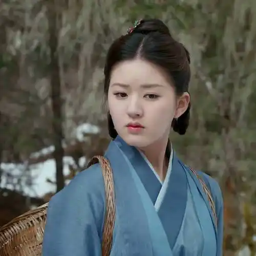 因情商低被群嘲.2018年她在《凤囚凰》中饰演了马雪云,之后在《哦!