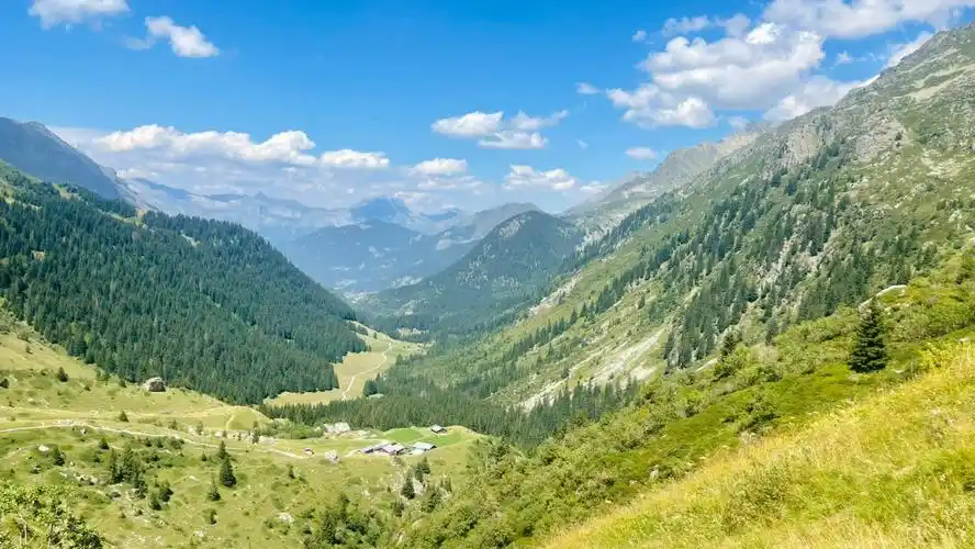 环勃朗峰tmb沿途的风景横版