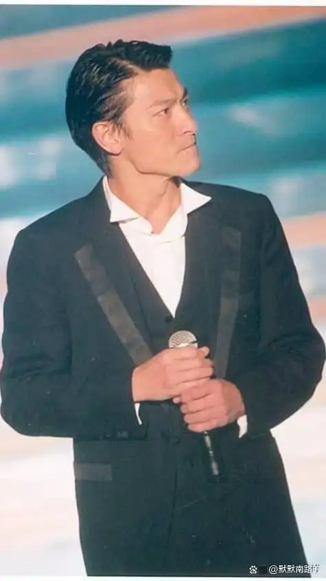 刘德华99年演唱会,为何会成为无法超越的经典?