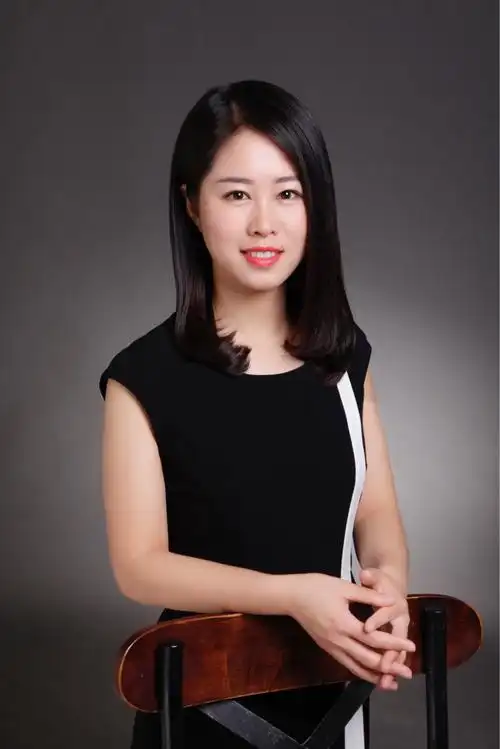 胤相高端肖像馆胤相高端肖像馆-纯色半身正装商务肖像照套系-北京美团