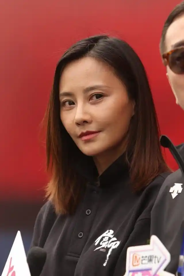 马雅舒近照也太会保养了,二婚女人中,她过的是真幸福