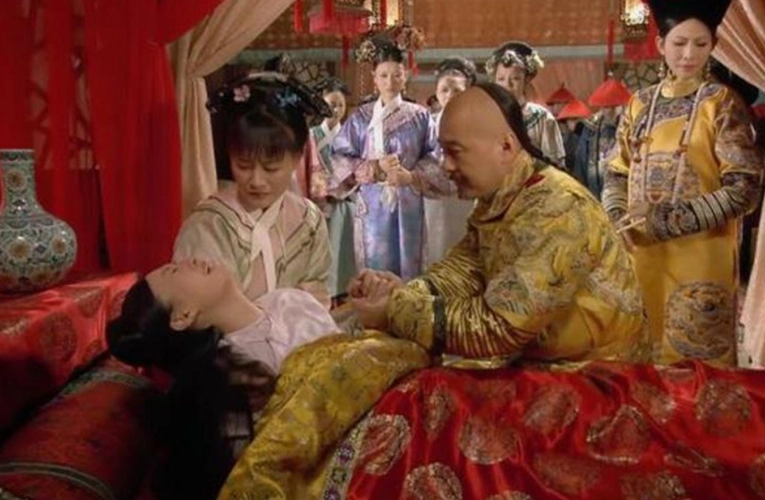 都不是!在古装剧中看到的场景并不是真实的分娩.