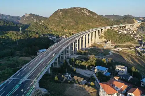 【特写】秀色看不尽 匠心筑通途——写在凯里环城高速北段通车之际