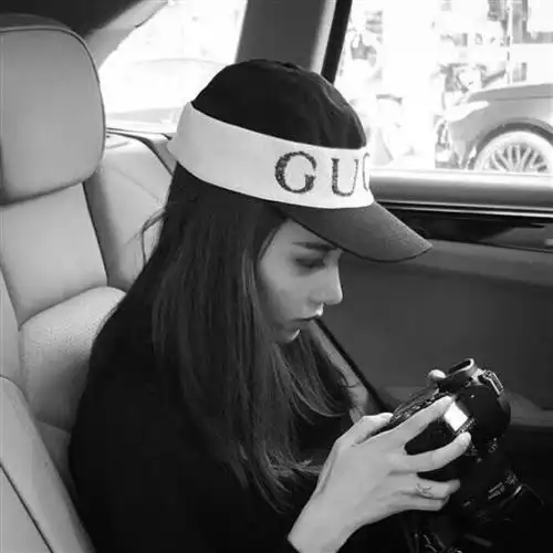 给你一个眼神满满体会吧霸气冷血女生头像黑白