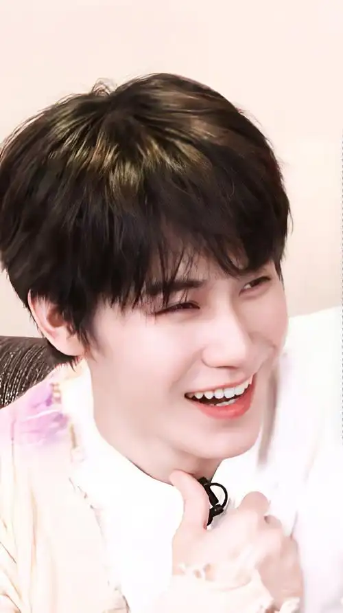 张真源超话很多人对张真源的可爱一无所知我们真源笑起来是真正的治愈