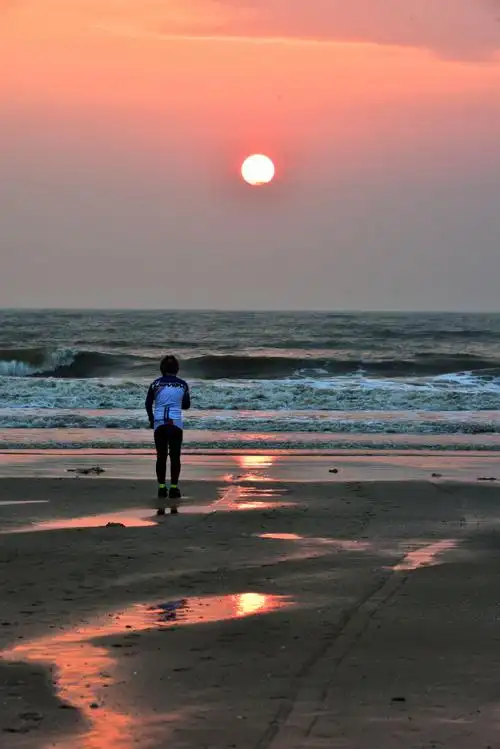 为看到新年第一缕太阳升起的光芒,我和摄友一早4.