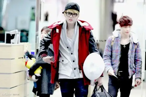 kris_【130323★图图】2013年1月机场_看图_吴亦凡吧_百度贴吧