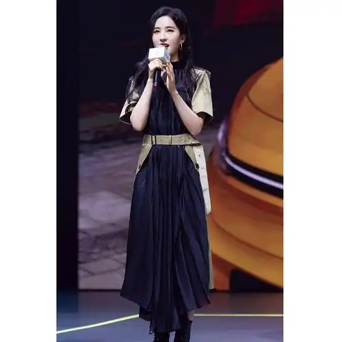 刘亦菲同款黑色束腰拼接短袖连衣裙设计感小众收腰不规则百褶长裙