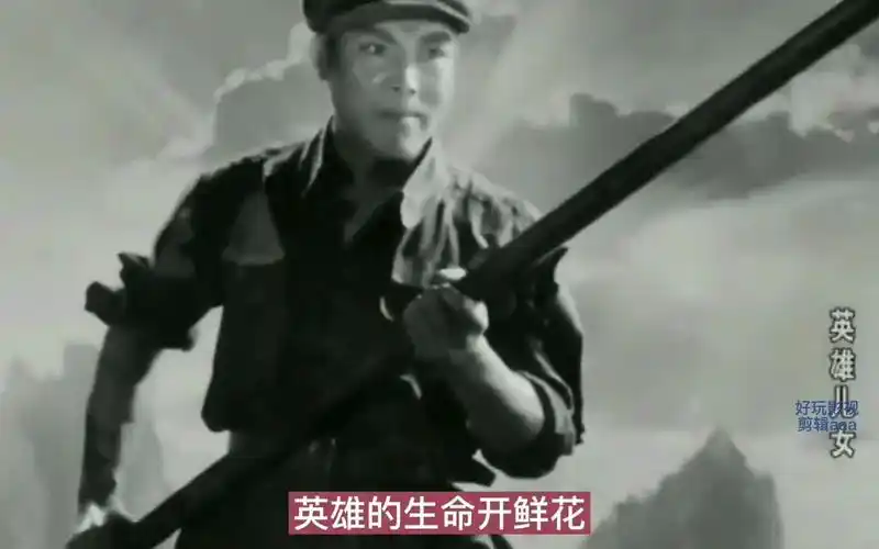 风烟滚滚唱英雄,张映哲的电影原唱对比朝鲜青年歌手那个唱的好