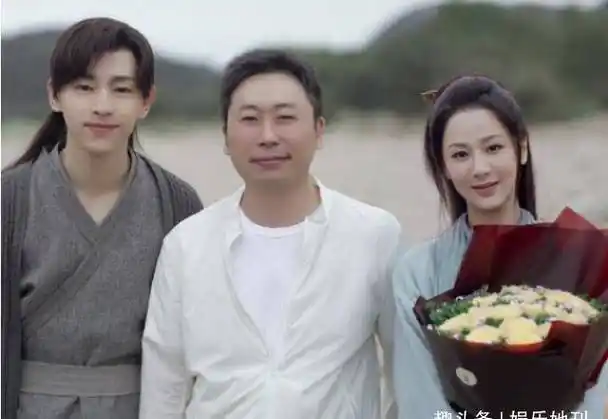 《星落凝成糖》官宣一出,"香蜜女孩"就炸了,邓伦杨紫被点名_合作_团队