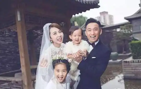 何炅主持过的4场婚礼,除了黄晓明和baby,还有他们