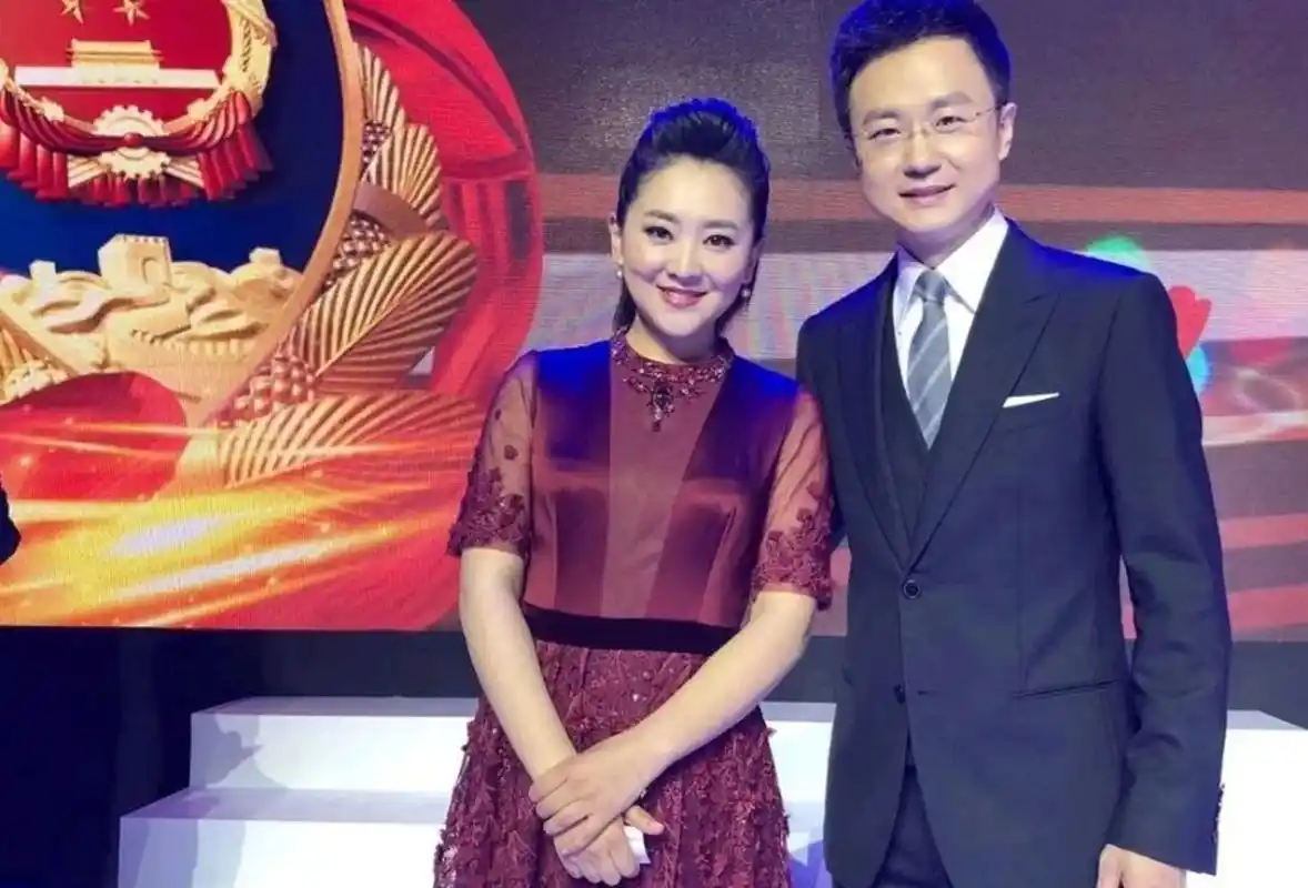 央视主持人月亮姐姐公开个人生活,神秘富豪老公意外出镜