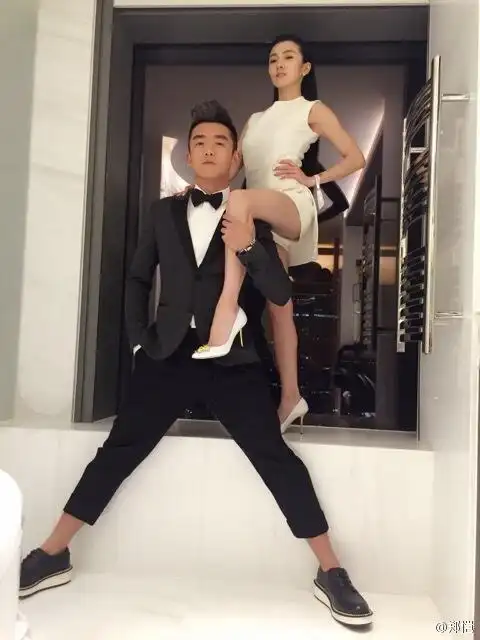 郑恺与女友分手了 但我还是很喜欢看程晓玥晒包啊