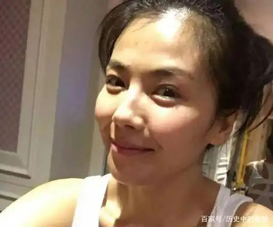 刘涛到底长啥样?看清她起床素颜照后,网友:感觉太真实了!