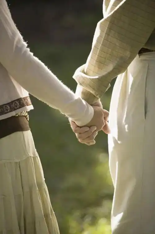 这是我六爷爷与六奶奶的故事,从相知,相守,相惜,相爱,从红颜到白发,从