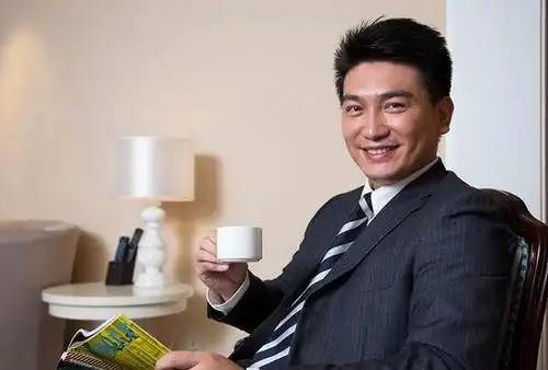 四十岁男人的中年危机——一步走错,便是孤独一生