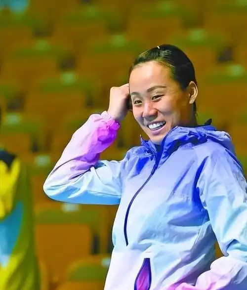 双打王赵芸蕾拿到羽毛球大满贯却被搭档抢男友现状如何