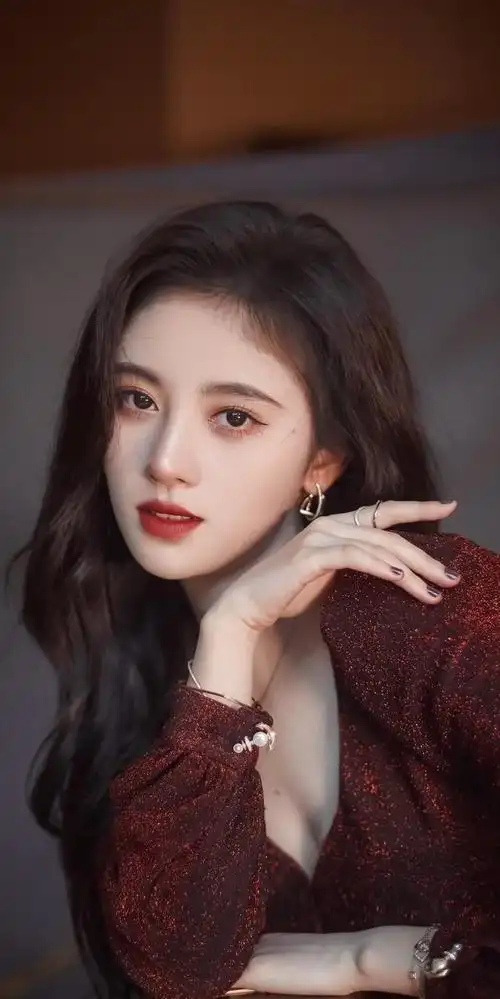 张雨馨图片(张雨馨的名字作品)