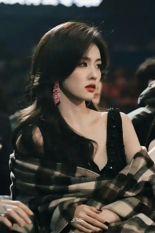 白鹿跳舞了##白鹿微博之夜