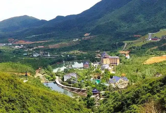 特价299奢享海丰莲花山温泉鸡鸣寺祈福2天