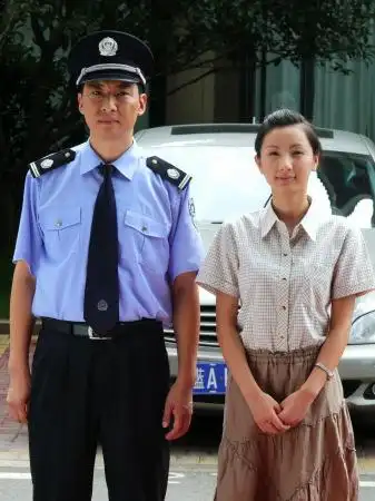 由上海蓝星广告公司荣誉出品的长篇连续剧《保姆与保安》目前正在山东