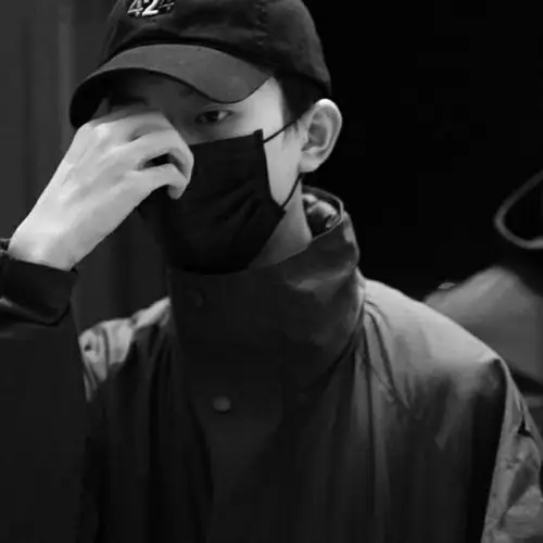 易烊千玺自截头像