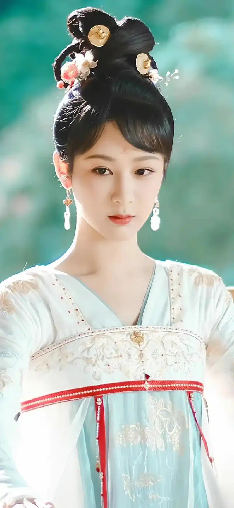 图文创作入口 #杨紫 #原来穿上古装也可以这么美 #祝大家 - 抖音