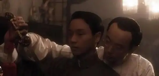《霸王别姬》拍摄时:张丰毅透露"大家都避着张国荣,觉得尴尬"