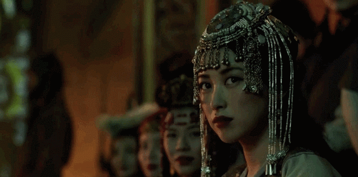 总说她来头不小结果就这么悄悄嫁了