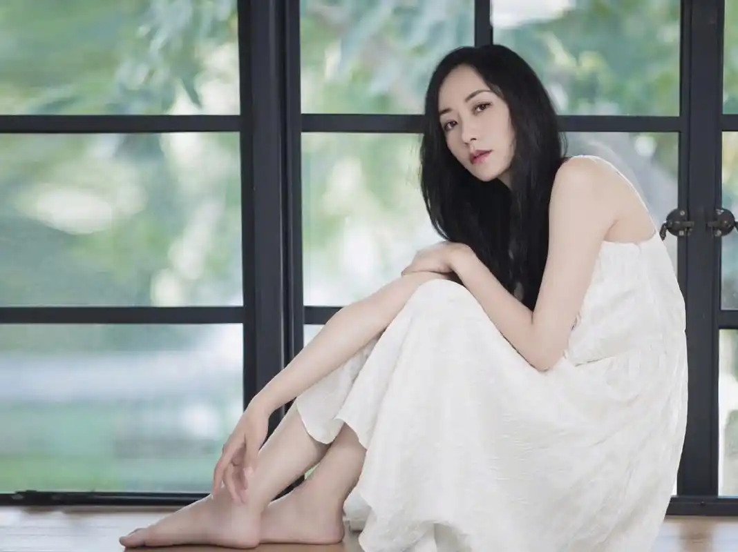 韩雪白嫩的玉足