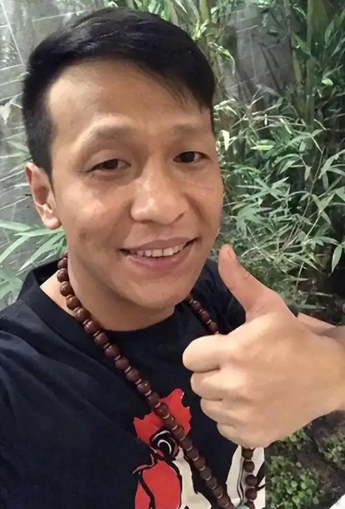 回顾宋小宝成名后抛弃原配二婚娶小5岁女粉丝今一家四口乐开怀