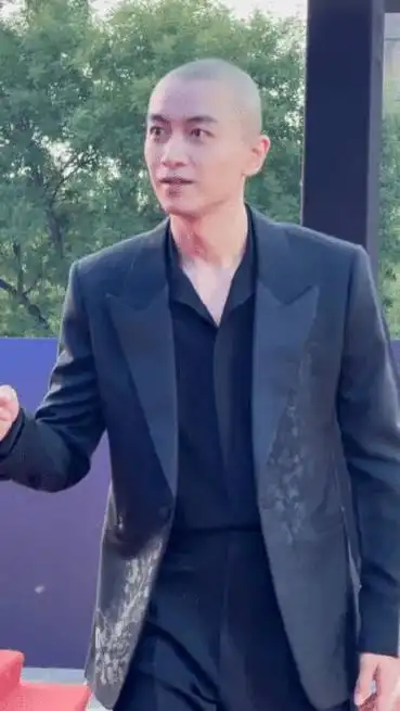 陈晓:从没喜欢过赵丽颖,不配合刘亦菲炒cp,一心只爱陈妍希