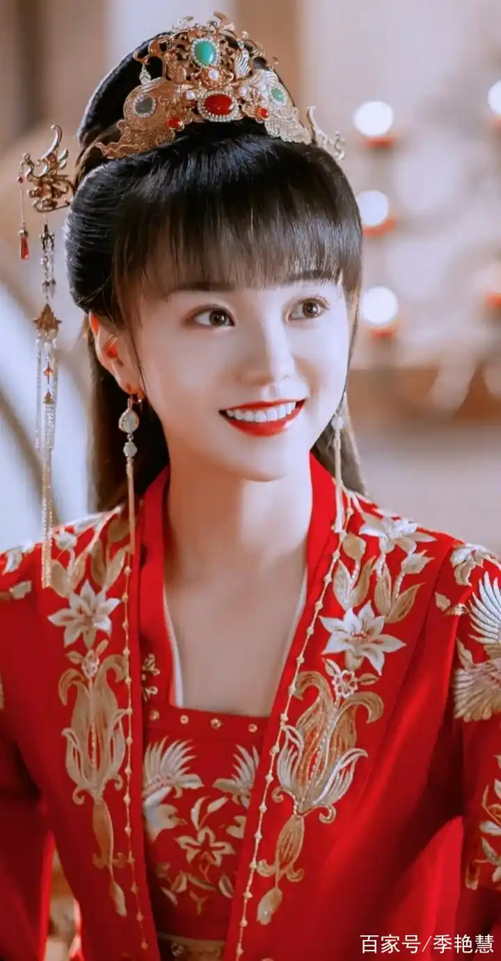 古装美女的红衣扮相,哪个更漂亮