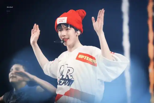 的彼得潘##exo出道12周年#240407 请接受世界上最可爱的小红帽大放送