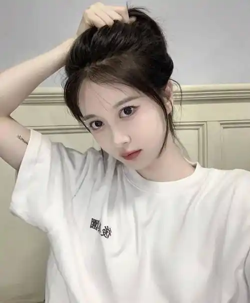 (图源red@妮妮anyway)get胎毛刘海那是so easy!