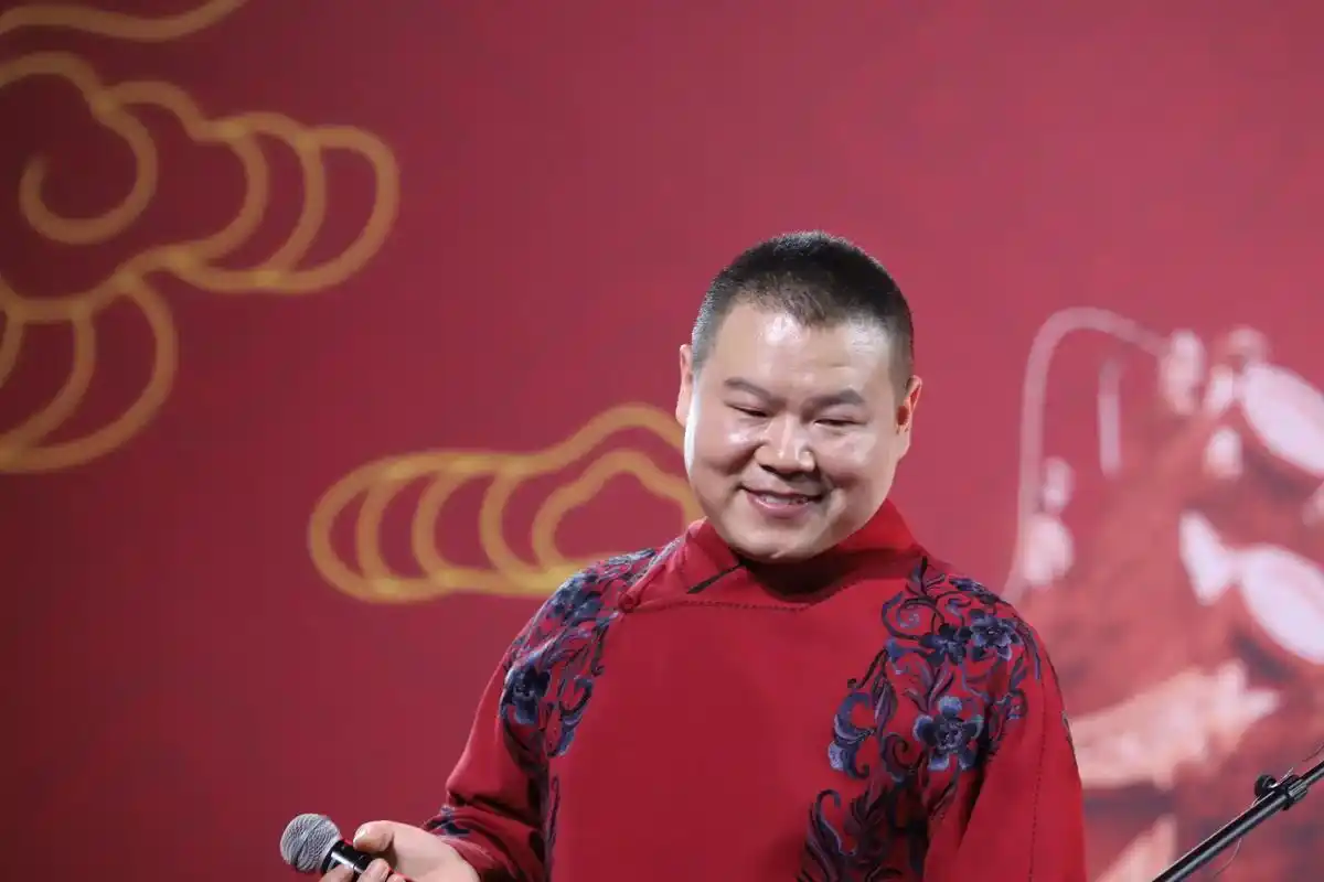 岳云鹏孙越 笑容很甜 - 抖音