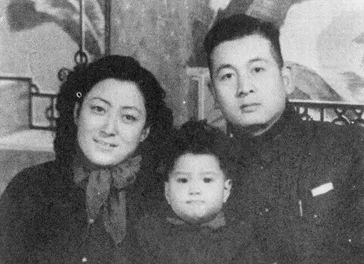 演员关少曾个人资料照片  关少曾老婆是谁