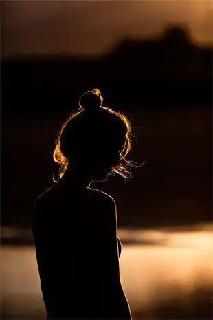 适合发朋友圈的唯美句子句句触动心灵