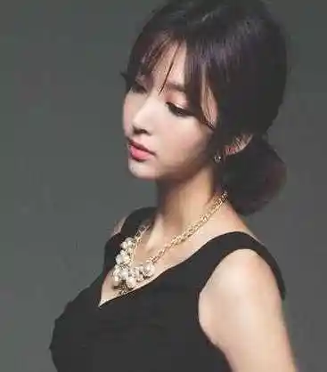 长脸女生适合什么刘海来看好看长脸刘海造型