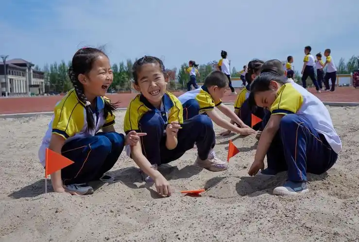 内蒙古中小学多举措保障学生课间十分钟正常活动