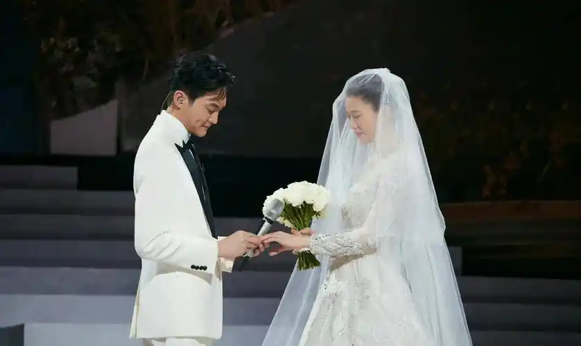 张智霖袁咏仪直播婚礼克服荆棘,哥哥祝福,酒吧跳舞_因为_什么_袁咏仪