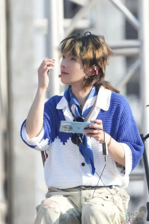 华晨宇#  猫猫这么可爱,让我rua一下@华晨宇yu    #2024华晨宇火星