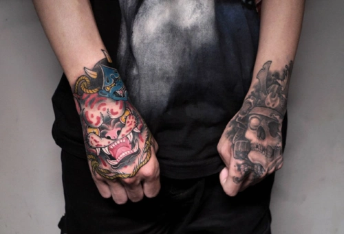 超个性男生手背纹身图案设计4