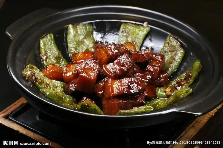 虎皮辣子烧红烧肉