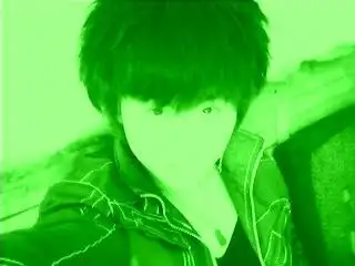 给我几张男生平留海的发型图片?