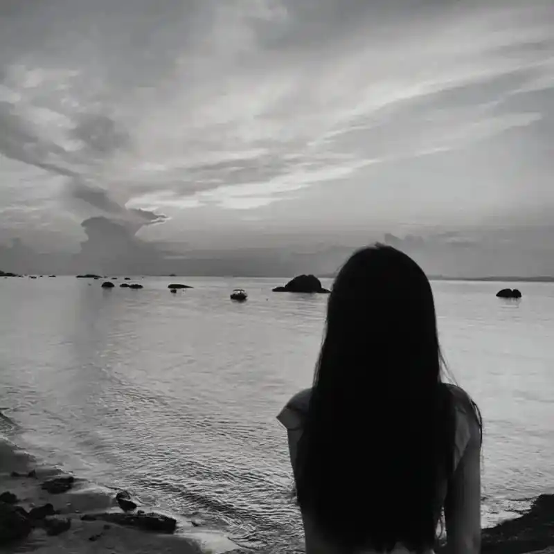 背影女头.黑白系列女生头像#女生头像 #背影头像#黑白头像  - 抖音