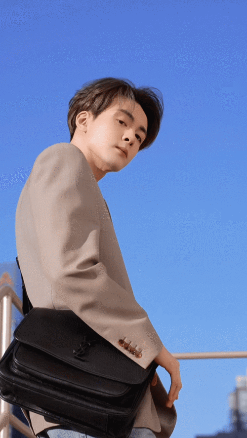 宜古宜今的大帅哥!这张脸真的很好看,很容易带入各种小说男主.