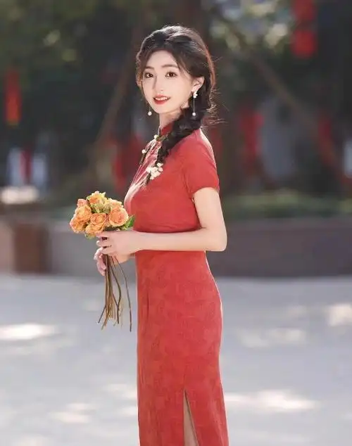 今天,就为大家介绍旗袍拍照的9个姿势,简单易学,让你在拍照时