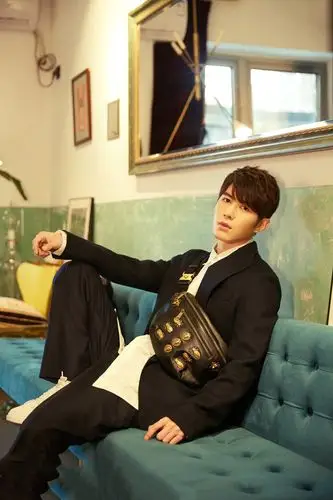 陈学冬图片 陈学冬西装写真帅气图片