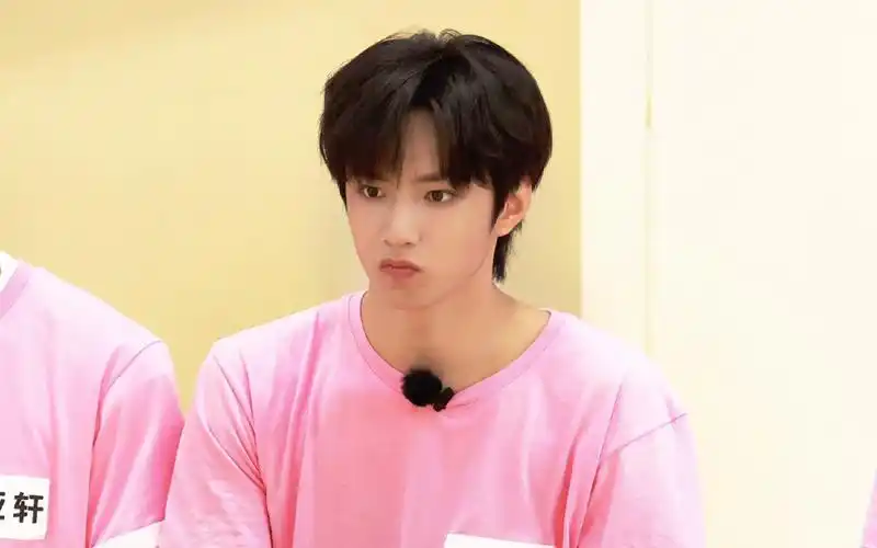 刘耀文看看运动会帅照吧粉色文文篇